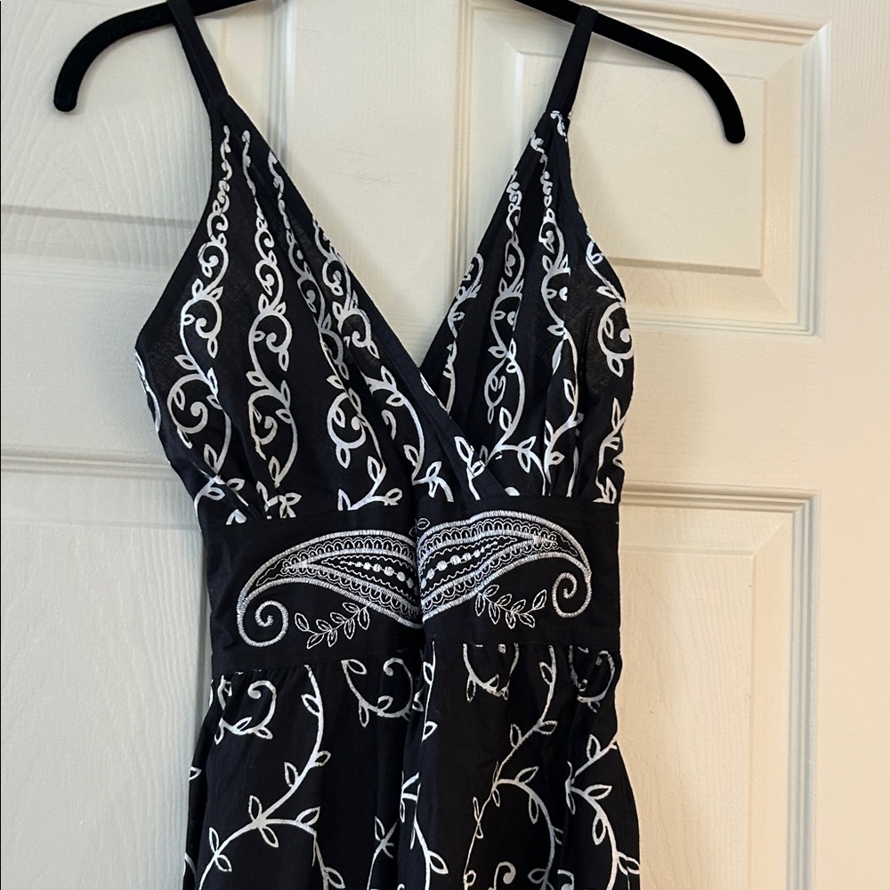 Black and White Embroidered V-Neck Dress